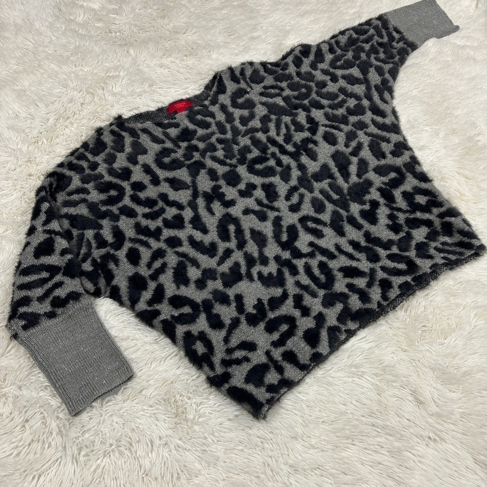 Jennifer Lopez Leopard Metallic Grey Fuzzy Printed  Sweater Size Large